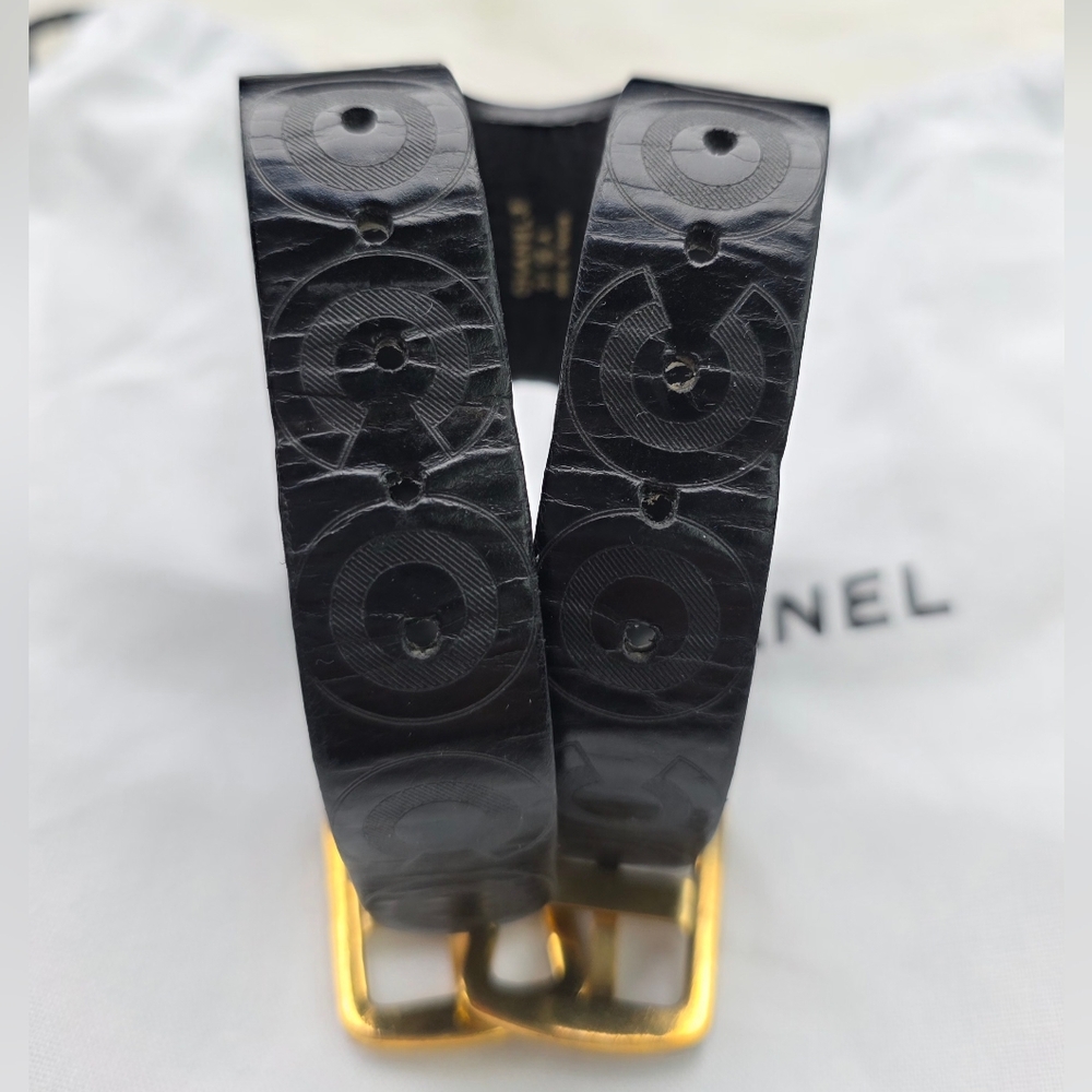 โSOLDโ ๐ค Chanel Coco Cuff ๐ค - Picture 8 of 14